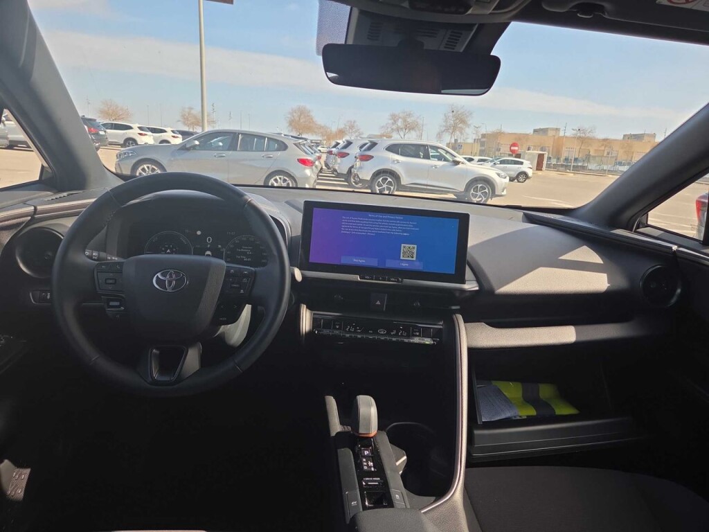 Foto 4 del anuncio Toyota C-HR 1.8 Advance Hybrid 140  de Ocasión en Madrid