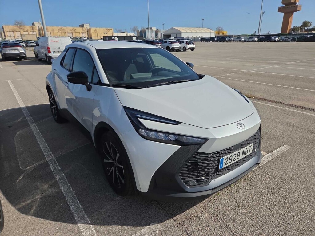 Foto 1 del anuncio Toyota C-HR 1.8 Advance Hybrid 140  de Ocasión en Madrid