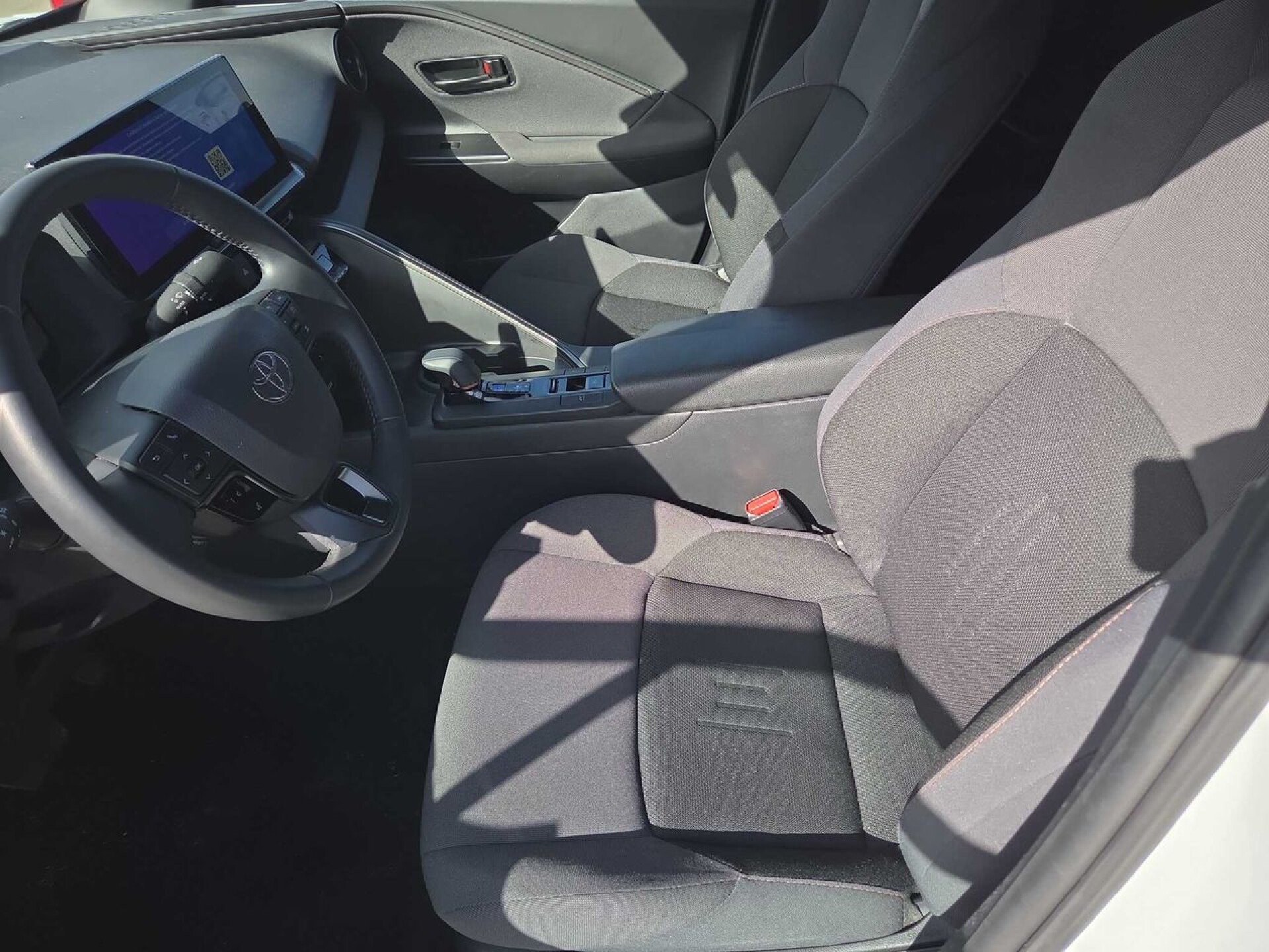 Foto 5 del anuncio Toyota C-HR 1.8 Advance Hybrid 140  de Ocasión en Madrid