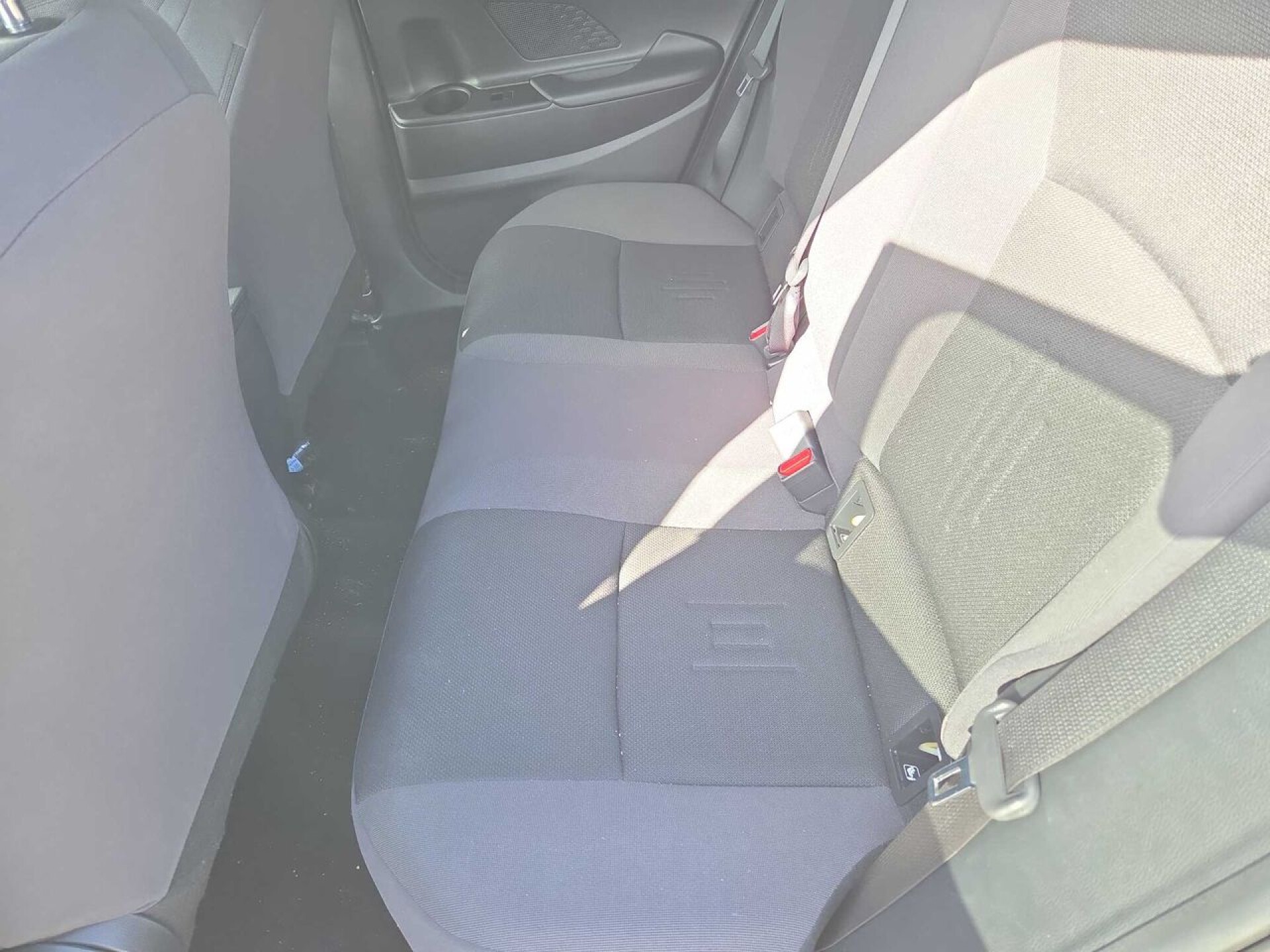 Foto 6 del anuncio Toyota C-HR 1.8 Advance Hybrid 140  de Ocasión en Madrid