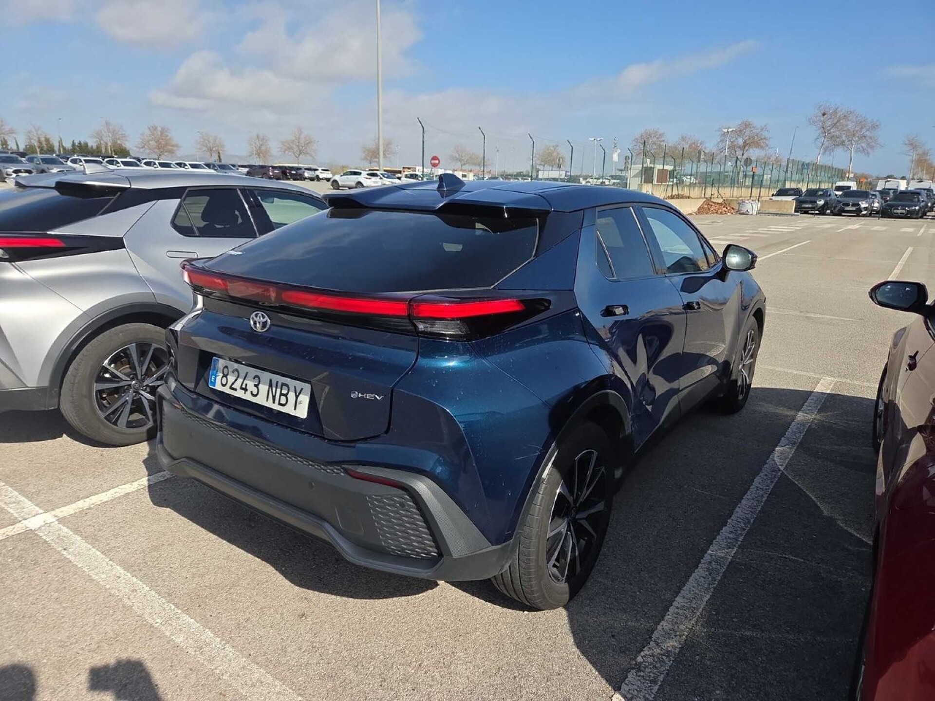 Foto 3 del anuncio Toyota C-HR 1.8 Advance Hybrid 140  de Ocasión en Madrid