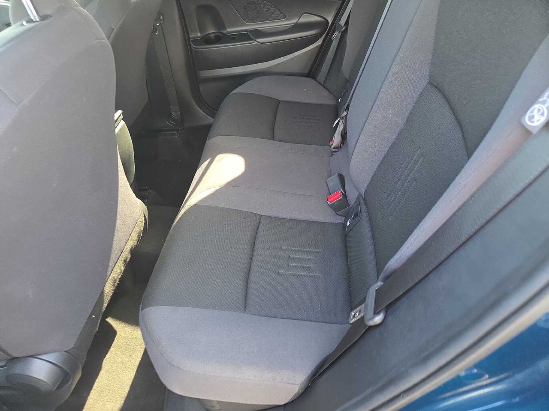 Foto 6 del anuncio Toyota C-HR 1.8 Advance Hybrid 140  de Ocasión en Madrid