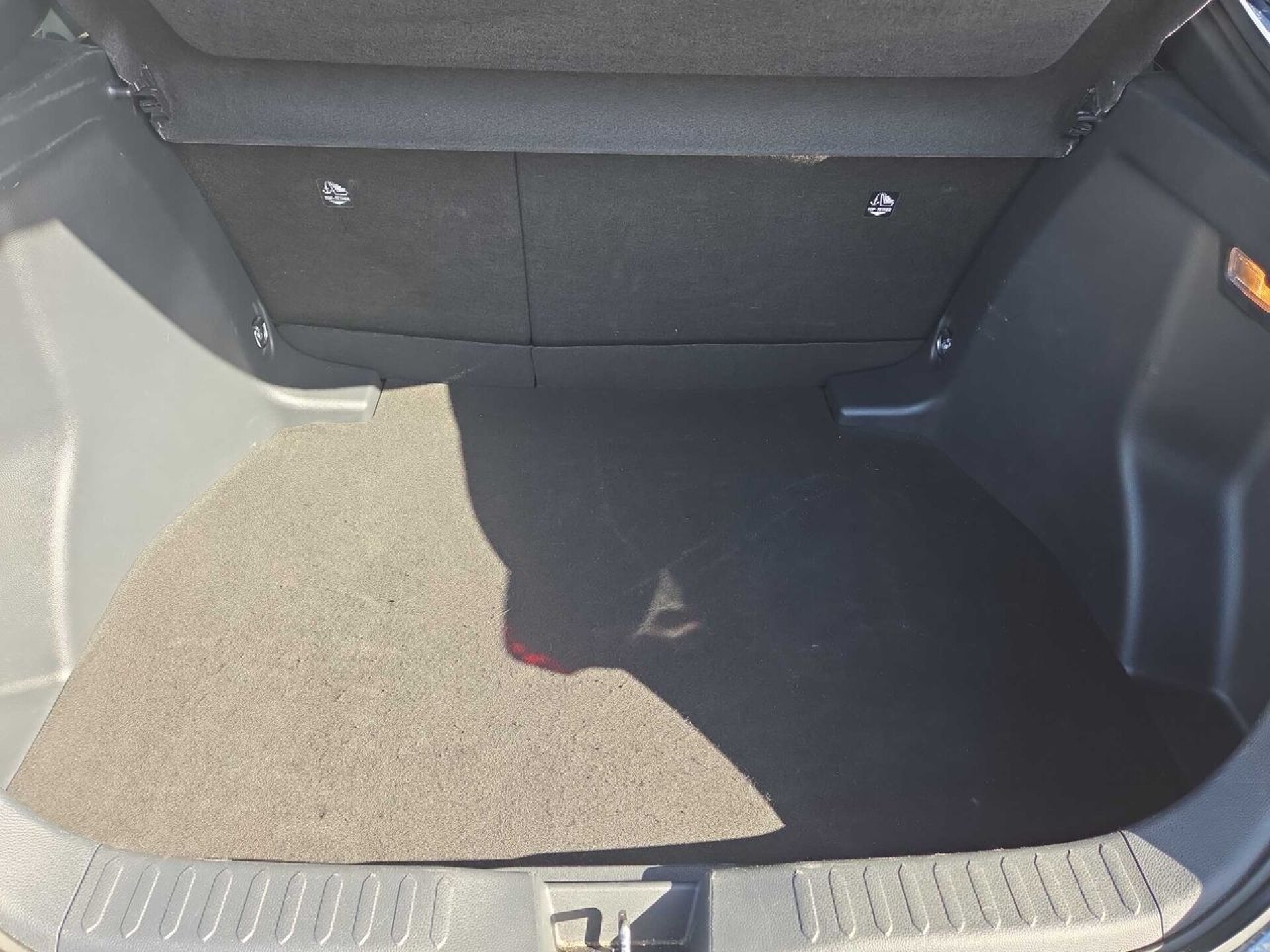 Foto 9 del anuncio Toyota C-HR 1.8 Advance Hybrid 140  de Ocasión en Madrid