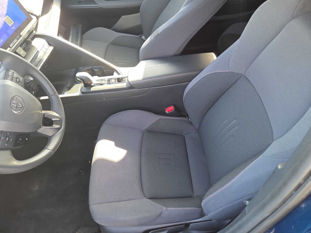 Foto 5 del anuncio Toyota C-HR 1.8 Advance Hybrid 140  de Ocasión en Madrid