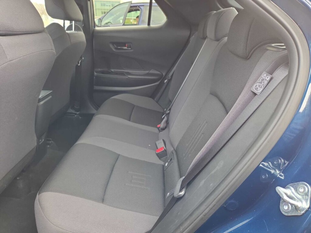 Foto 6 del anuncio Toyota C-HR 1.8 Advance Hybrid 140  de Ocasión en Madrid