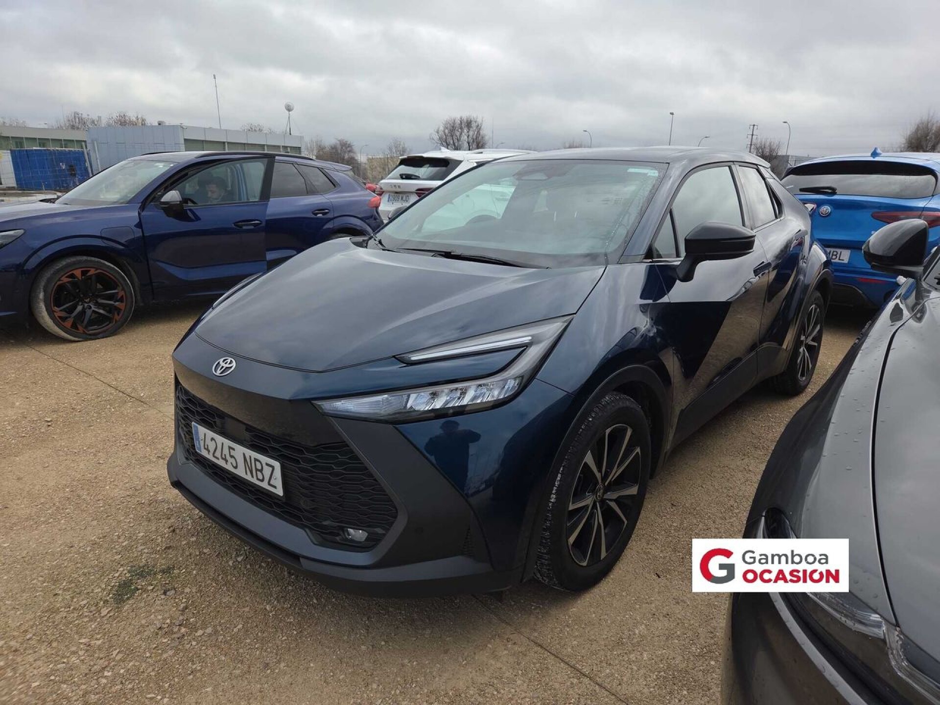 Foto principal del anuncio Toyota C-HR 1.8 Advance Hybrid 140  de Ocasión en Madrid