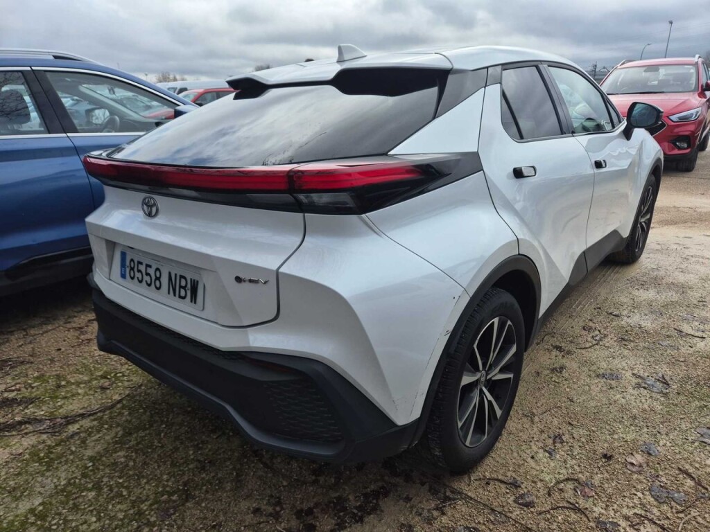 Foto 3 del anuncio Toyota C-HR 1.8 Advance Hybrid 140  de Ocasión en Madrid