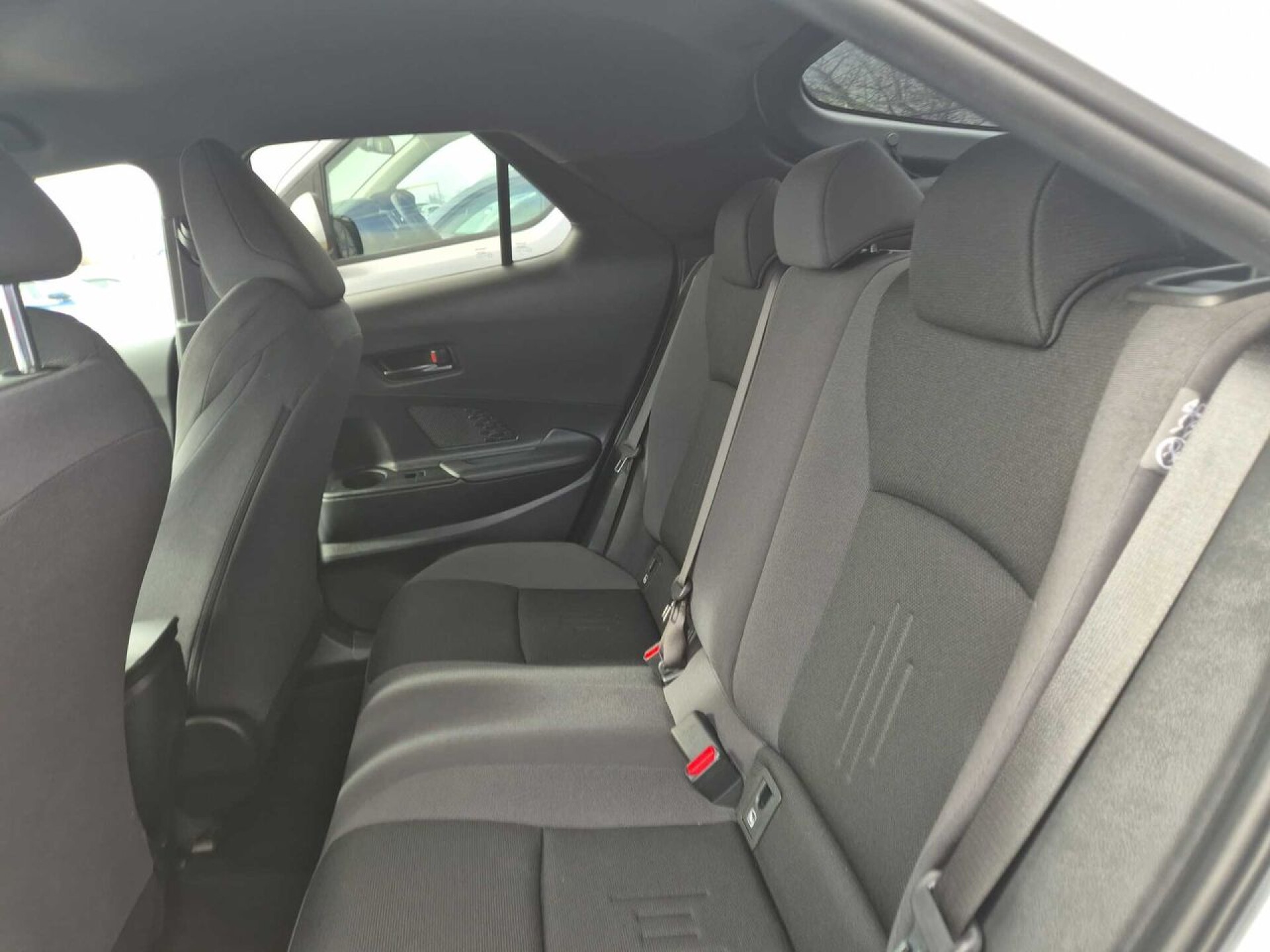 Foto 6 del anuncio Toyota C-HR 1.8 Advance Hybrid 140  de Ocasión en Madrid