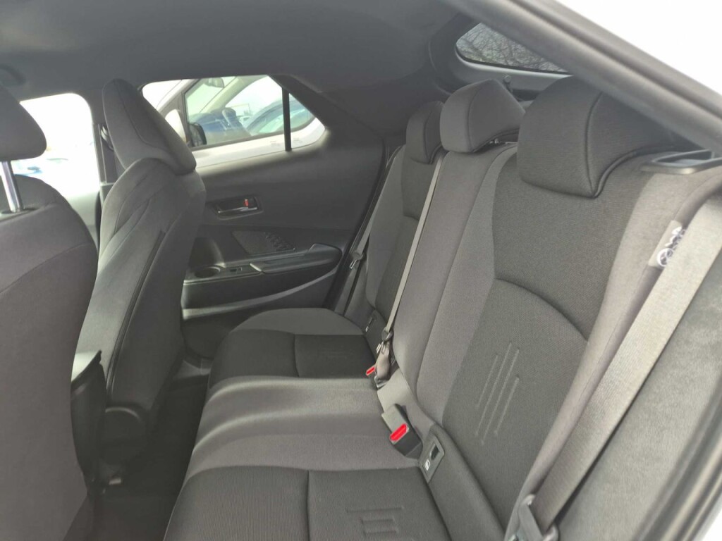 Foto 6 del anuncio Toyota C-HR 1.8 Advance Hybrid 140  de Ocasión en Madrid