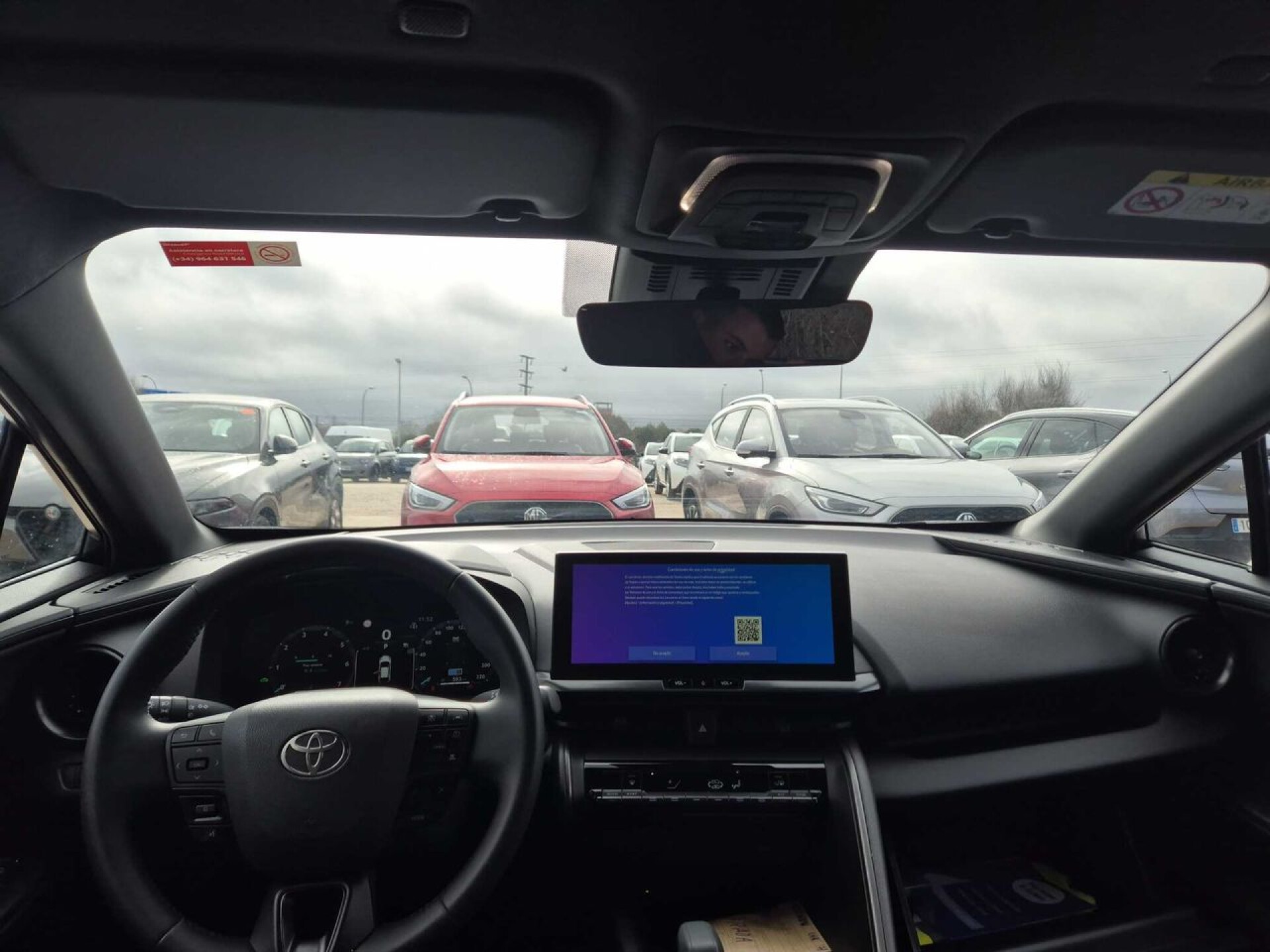 Foto 4 del anuncio Toyota C-HR 1.8 Advance Hybrid 140  de Ocasión en Madrid