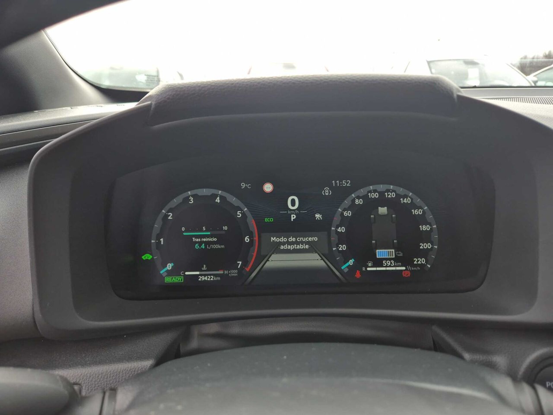 Foto 8 del anuncio Toyota C-HR 1.8 Advance Hybrid 140  de Ocasión en Madrid