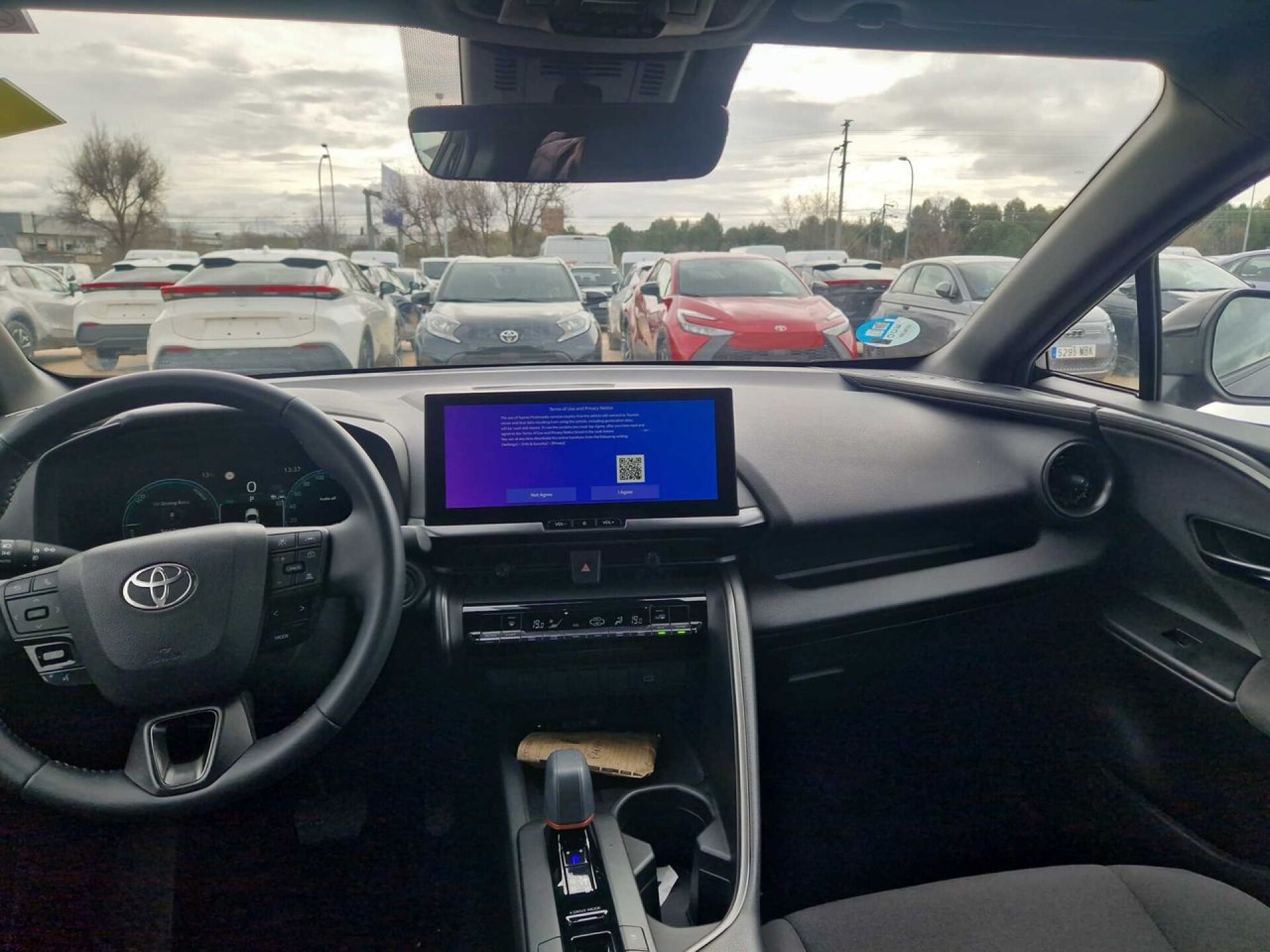 Foto 4 del anuncio Toyota C-HR 1.8 Advance Hybrid 140  de Ocasión en Madrid