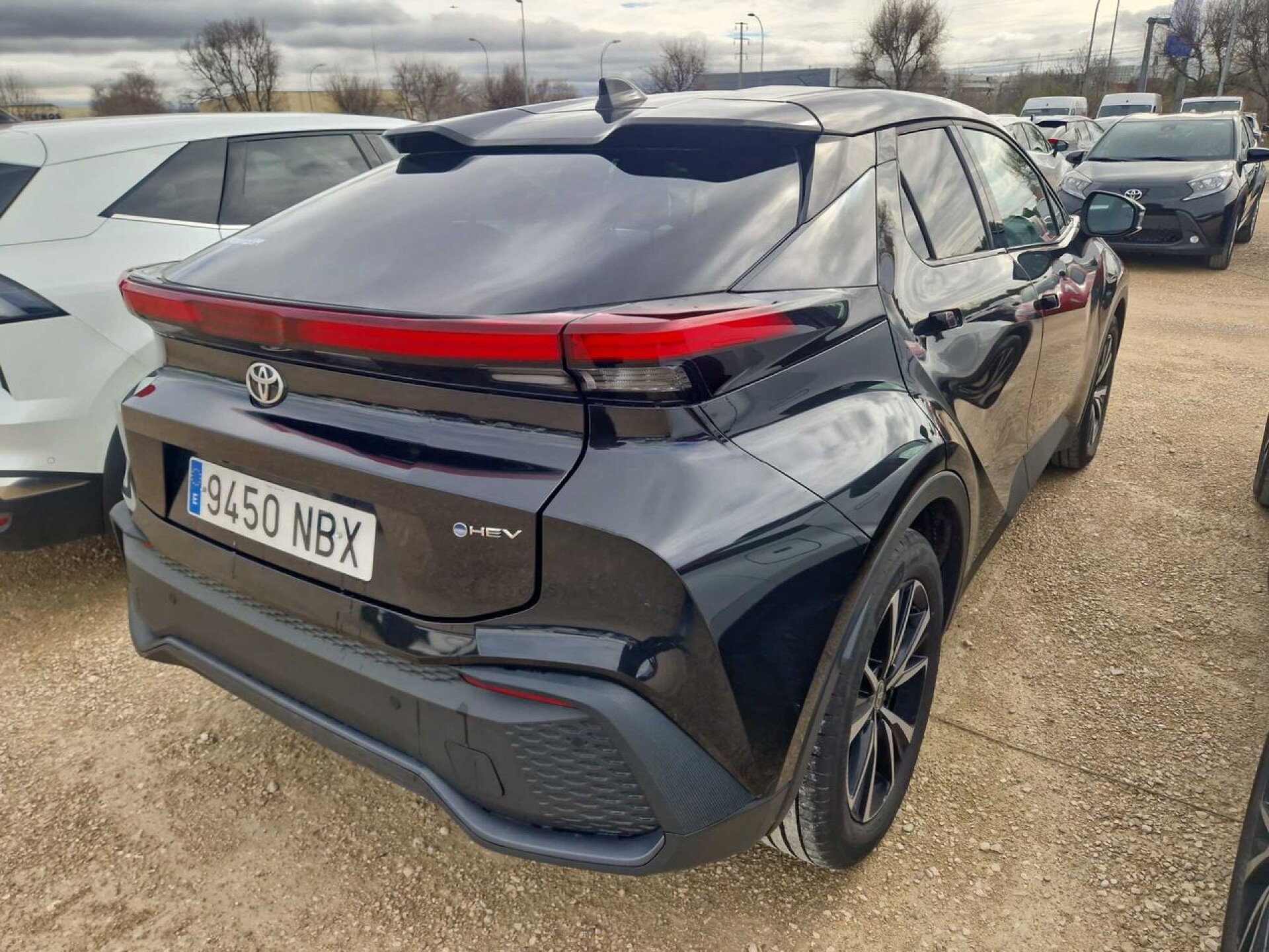 Foto 3 del anuncio Toyota C-HR 1.8 Advance Hybrid 140  de Ocasión en Madrid