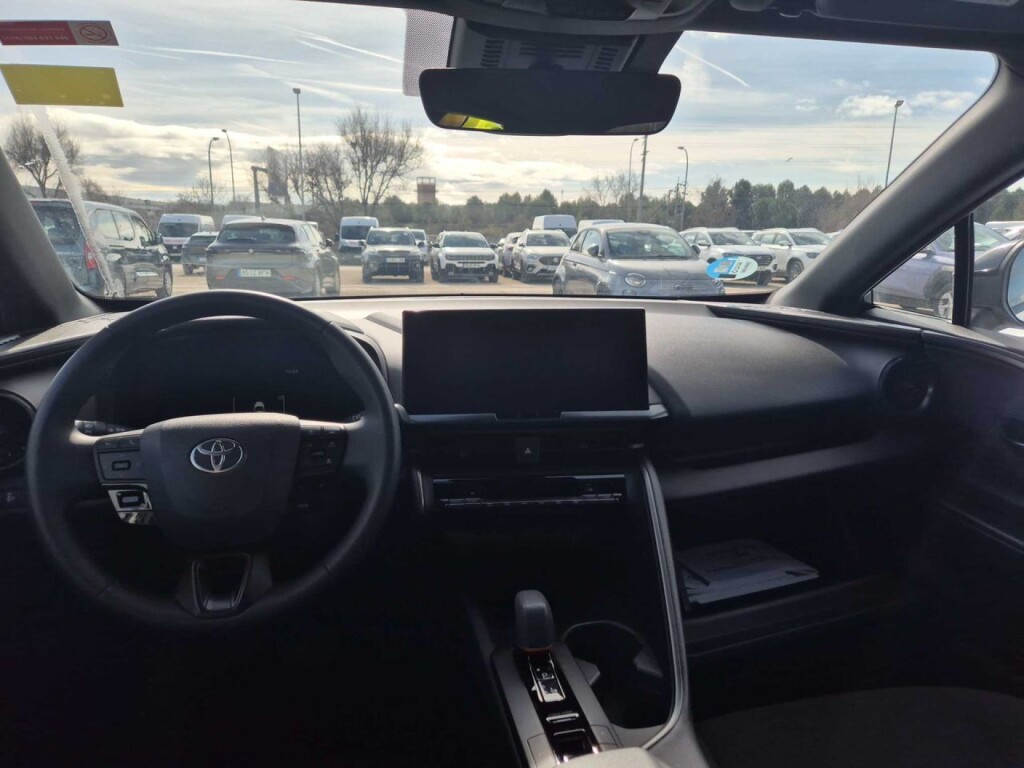 Foto 4 del anuncio Toyota C-HR 1.8 Advance Hybrid 140  de Ocasión en Madrid