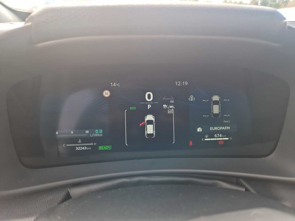 Foto 8 del anuncio Toyota C-HR 1.8 Advance Hybrid 140  de Ocasión en Madrid