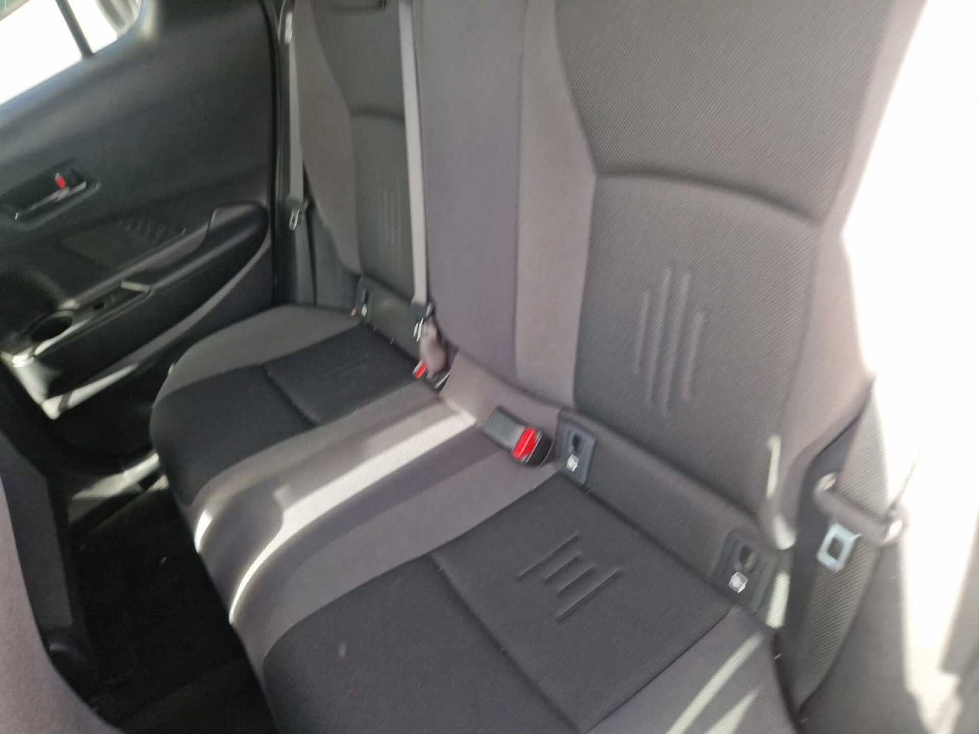 Foto 6 del anuncio Toyota C-HR 1.8 Advance Hybrid 140  de Ocasión en Madrid