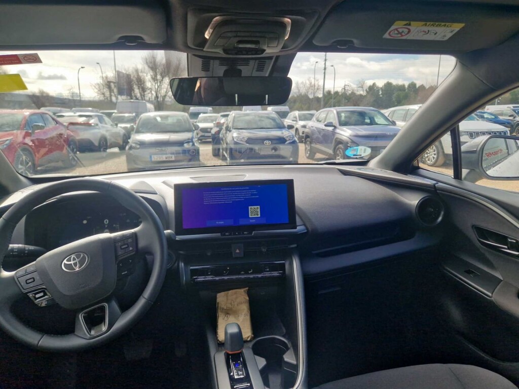 Foto 4 del anuncio Toyota C-HR 1.8 Advance Hybrid 140  de Ocasión en Madrid