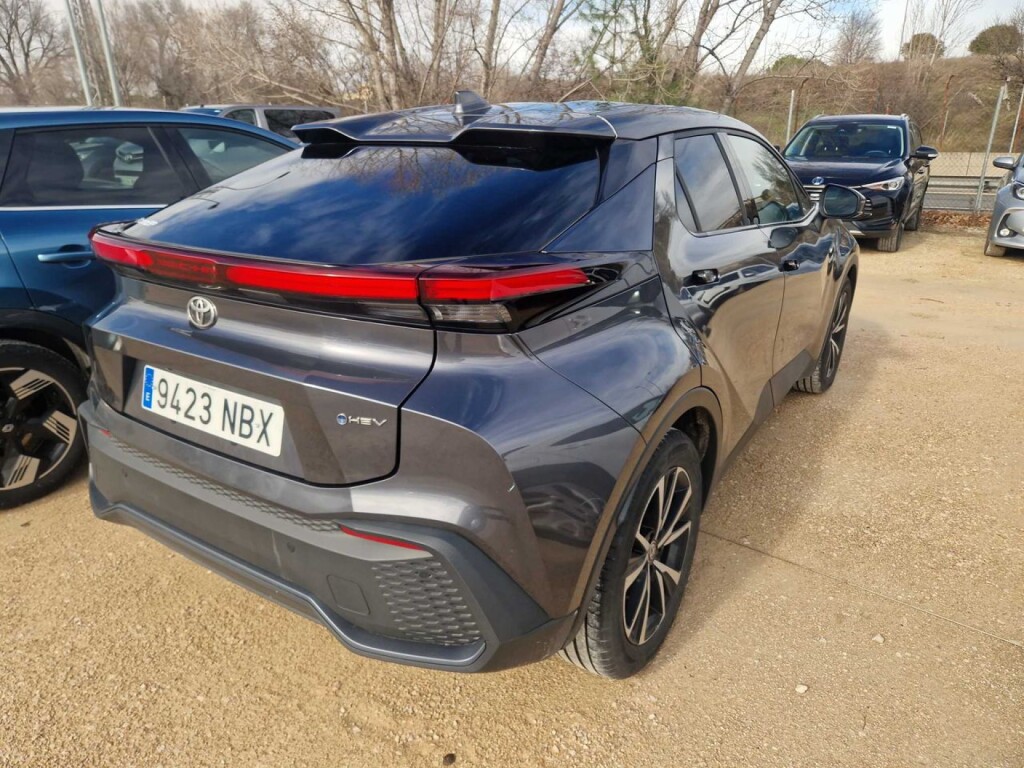 Foto 3 del anuncio Toyota C-HR 1.8 Advance Hybrid 140  de Ocasión en Madrid