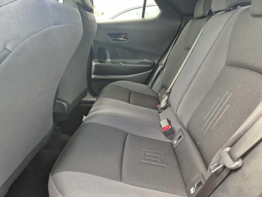 Foto 6 del anuncio Toyota C-HR 1.8 Advance Hybrid 140  de Ocasión en Madrid