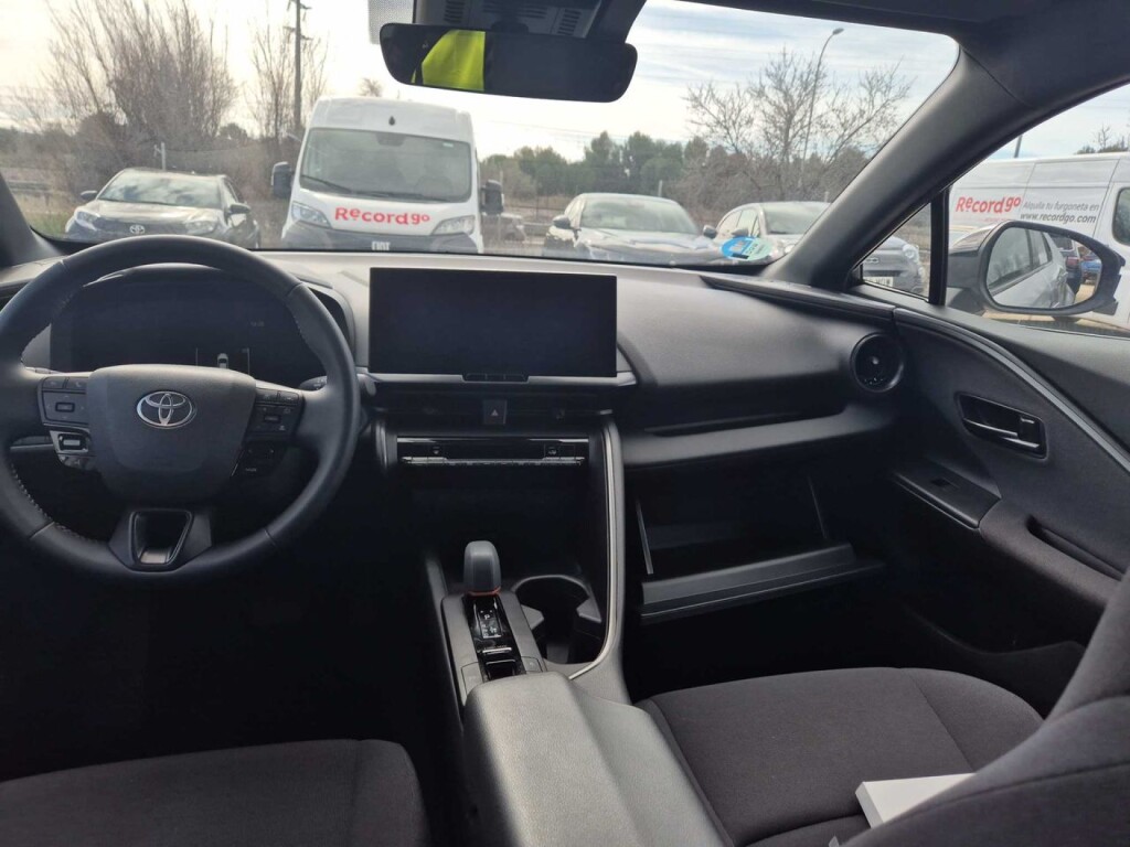 Foto 4 del anuncio Toyota C-HR 1.8 Advance Hybrid 140  de Ocasión en Madrid