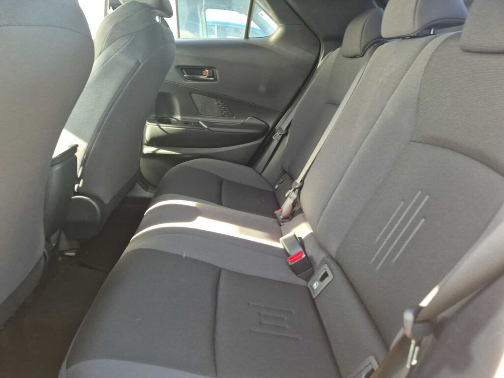 Foto 6 del anuncio Toyota C-HR 1.8 Advance Hybrid 140  de Ocasión en Madrid