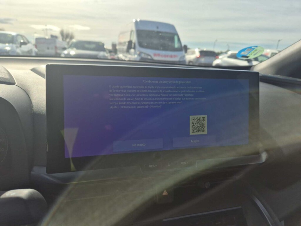 Foto 7 del anuncio Toyota C-HR 1.8 Advance Hybrid 140  de Ocasión en Madrid