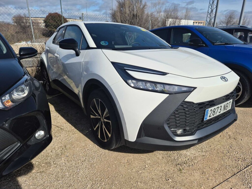 Foto 1 del anuncio Toyota C-HR 1.8 Advance Hybrid 140  de Ocasión en Madrid