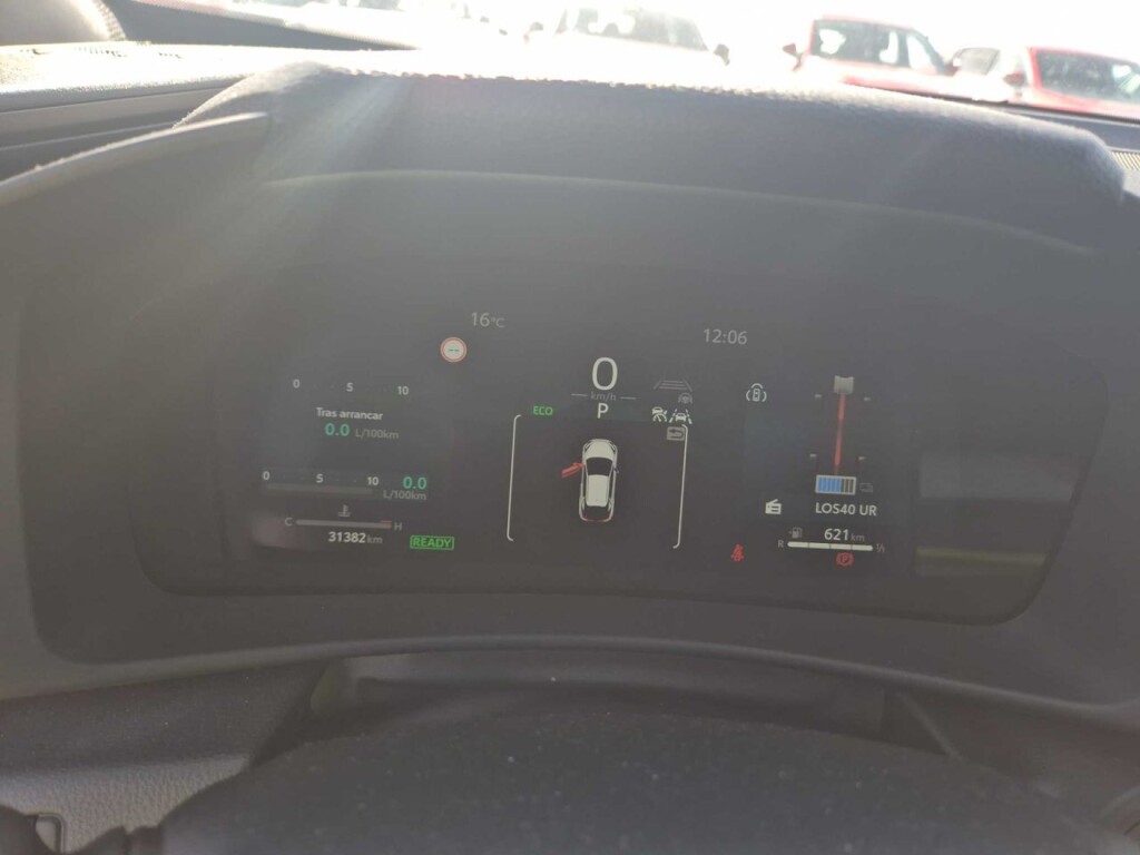 Foto 7 del anuncio Toyota C-HR 1.8 Advance Hybrid 140  de Ocasión en Madrid