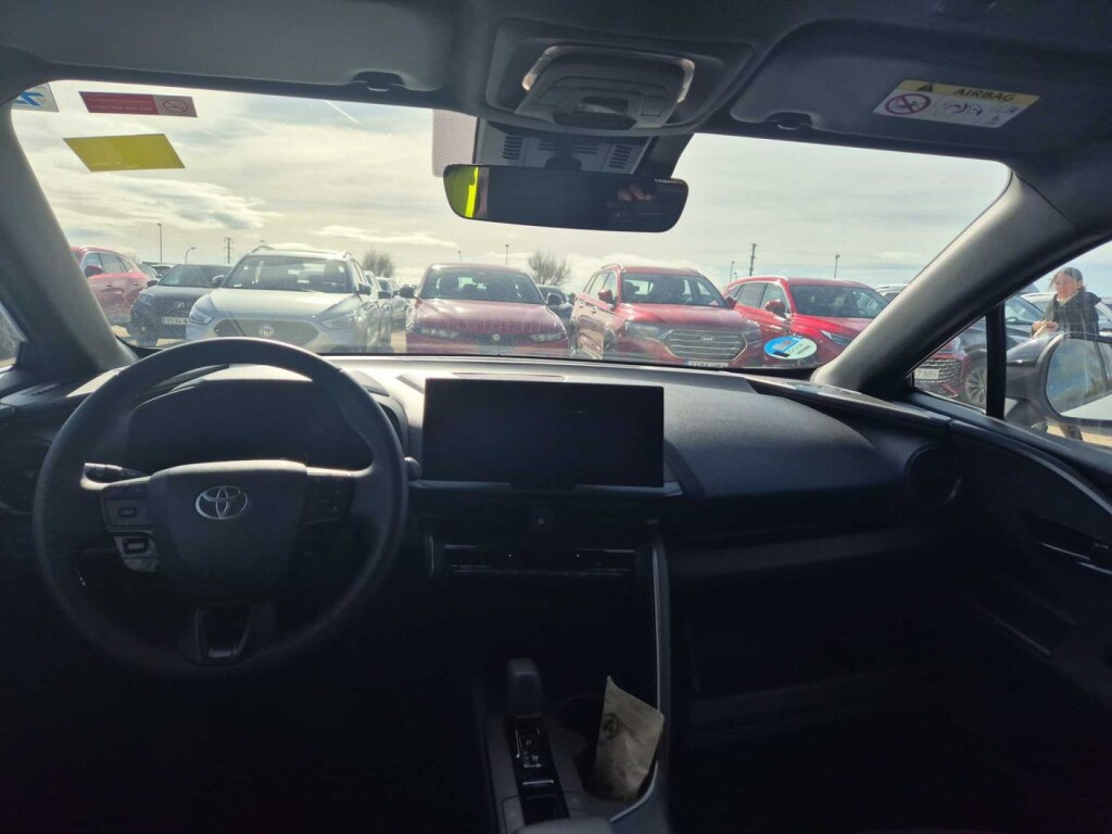 Foto 4 del anuncio Toyota C-HR 1.8 Advance Hybrid 140  de Ocasión en Madrid