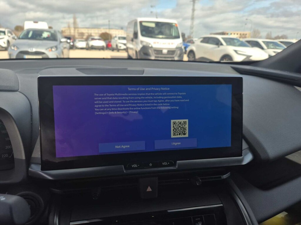 Foto 7 del anuncio Toyota C-HR 1.8 Advance Hybrid 140  de Ocasión en Madrid