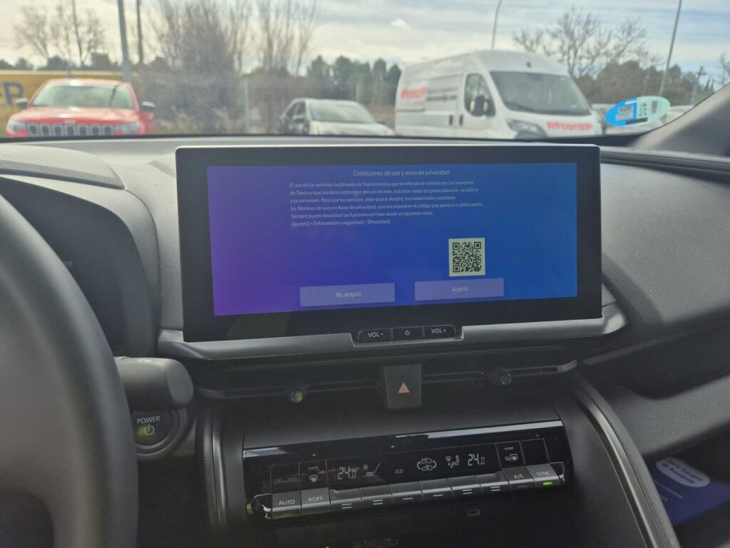 Foto 7 del anuncio Toyota C-HR 1.8 Advance Hybrid 140  de Ocasión en Madrid