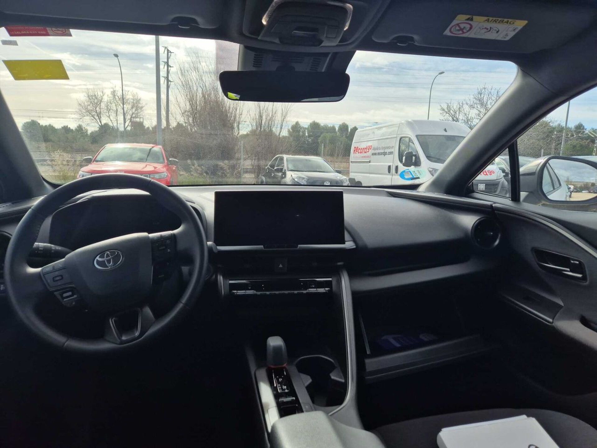 Foto 4 del anuncio Toyota C-HR 1.8 Advance Hybrid 140  de Ocasión en Madrid