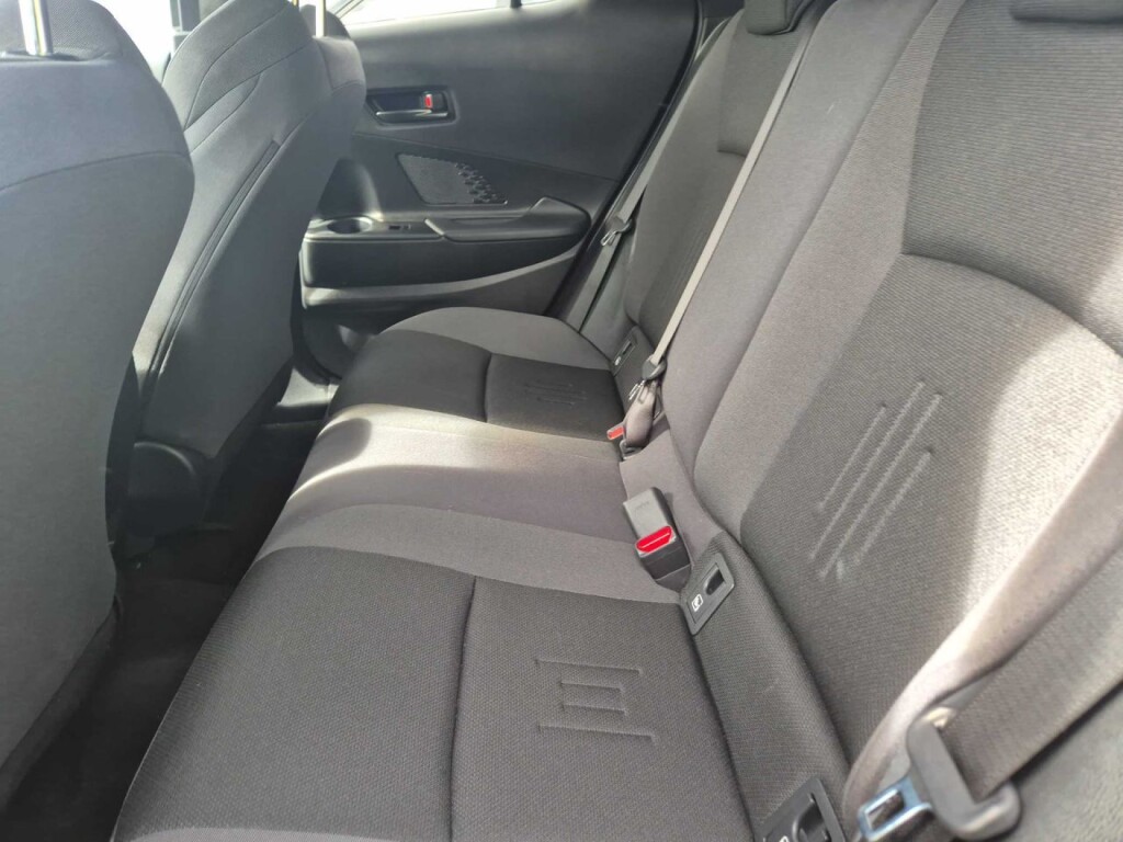 Foto 6 del anuncio Toyota C-HR 1.8 Advance Hybrid 140  de Ocasión en Madrid