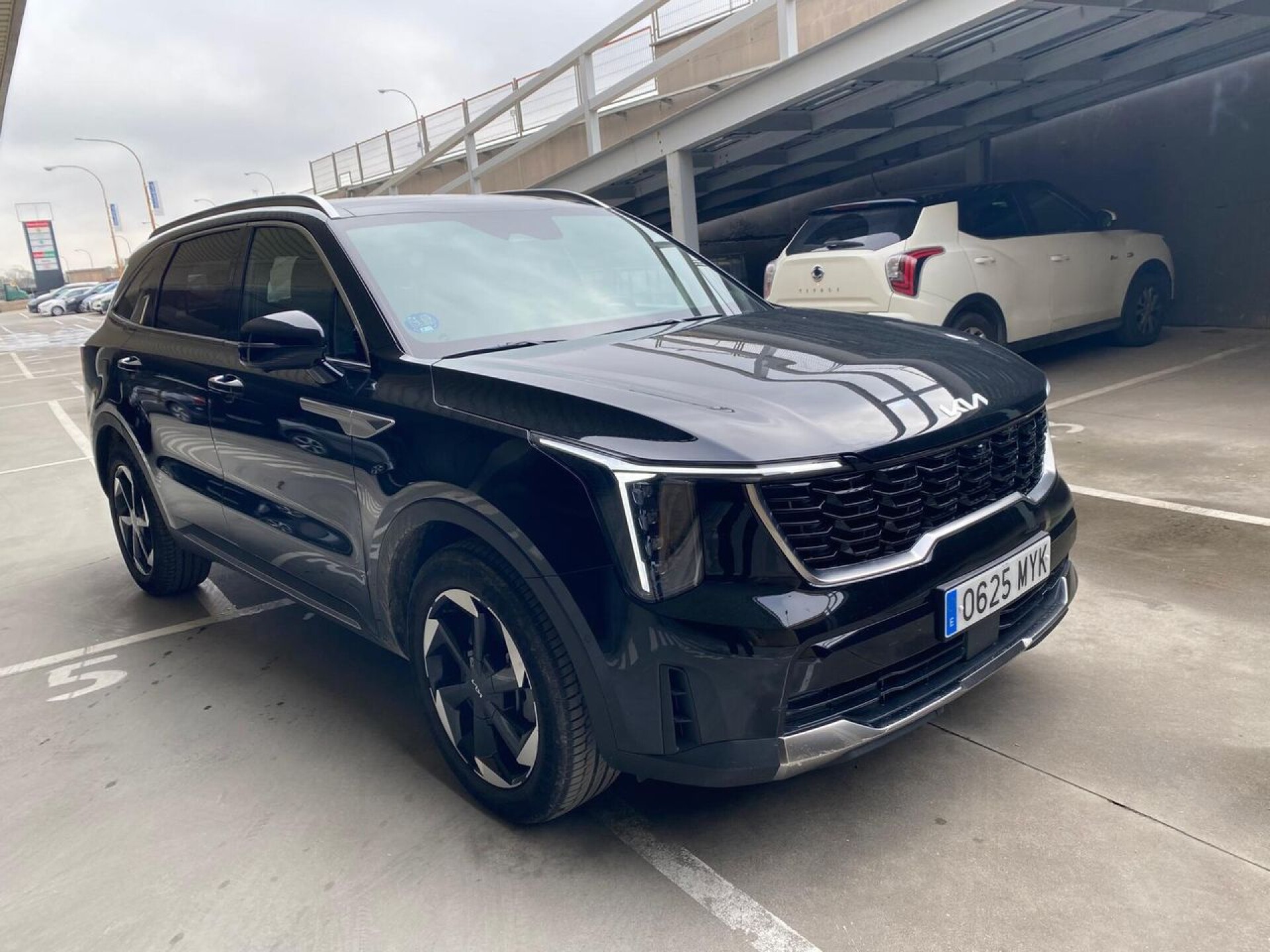 Foto 1 del anuncio Kia Sorento 1.6 T-GDi PHEV Emotion 4x4 7pl  de Ocasión en Madrid