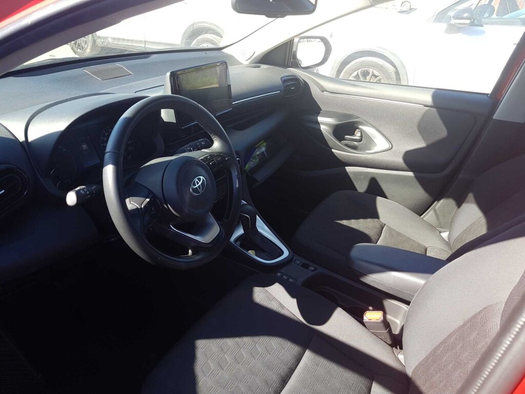 Foto 4 del anuncio Toyota Yaris 1.5 120H Active Plus  de Ocasión en Madrid