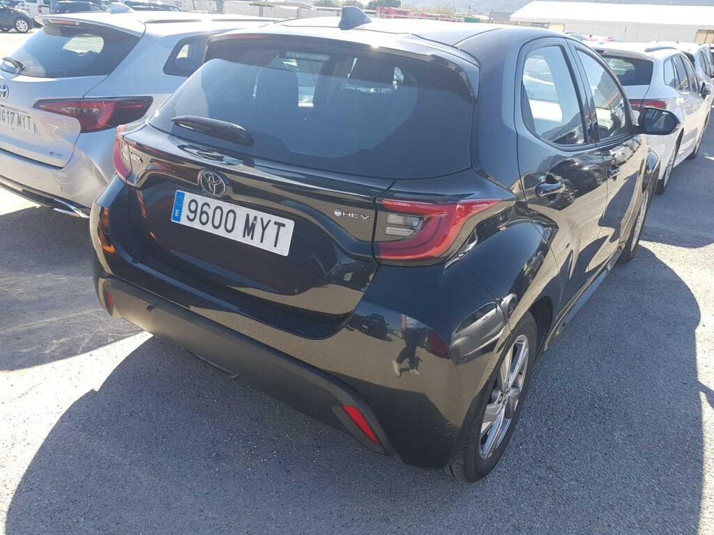 Foto 3 del anuncio Toyota Yaris 1.5 120H Active Plus  de Ocasión en Madrid