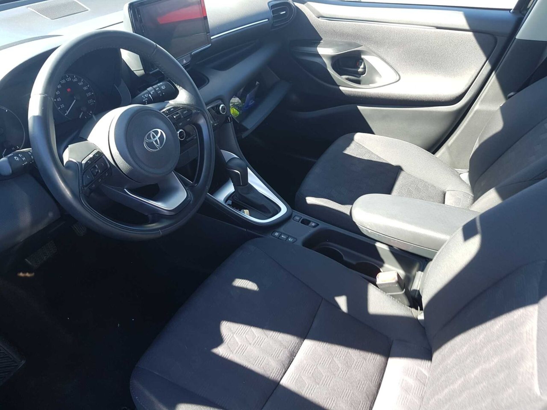 Foto 4 del anuncio Toyota Yaris 1.5 120H Active Plus  de Ocasión en Madrid