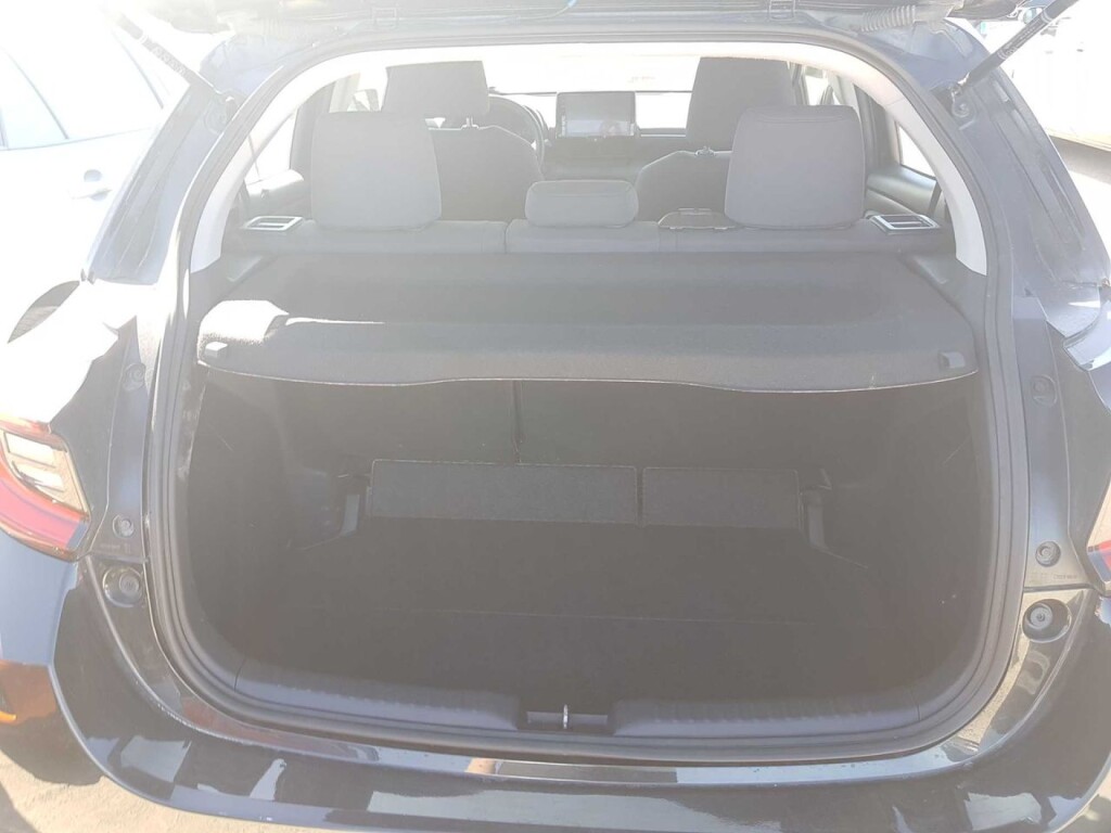 Foto 8 del anuncio Toyota Yaris 1.5 120H Active Plus  de Ocasión en Madrid