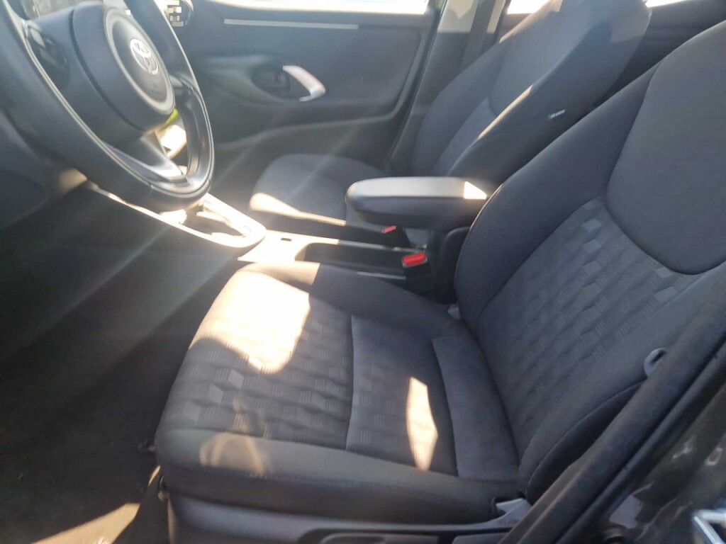 Foto 5 del anuncio Toyota Yaris 1.5 120H Active Plus  de Ocasión en Madrid