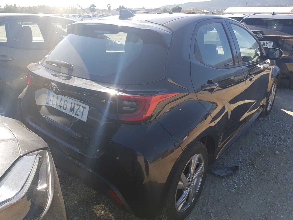 Foto 3 del anuncio Toyota Yaris 1.5 120H Active Plus  de Ocasión en Madrid