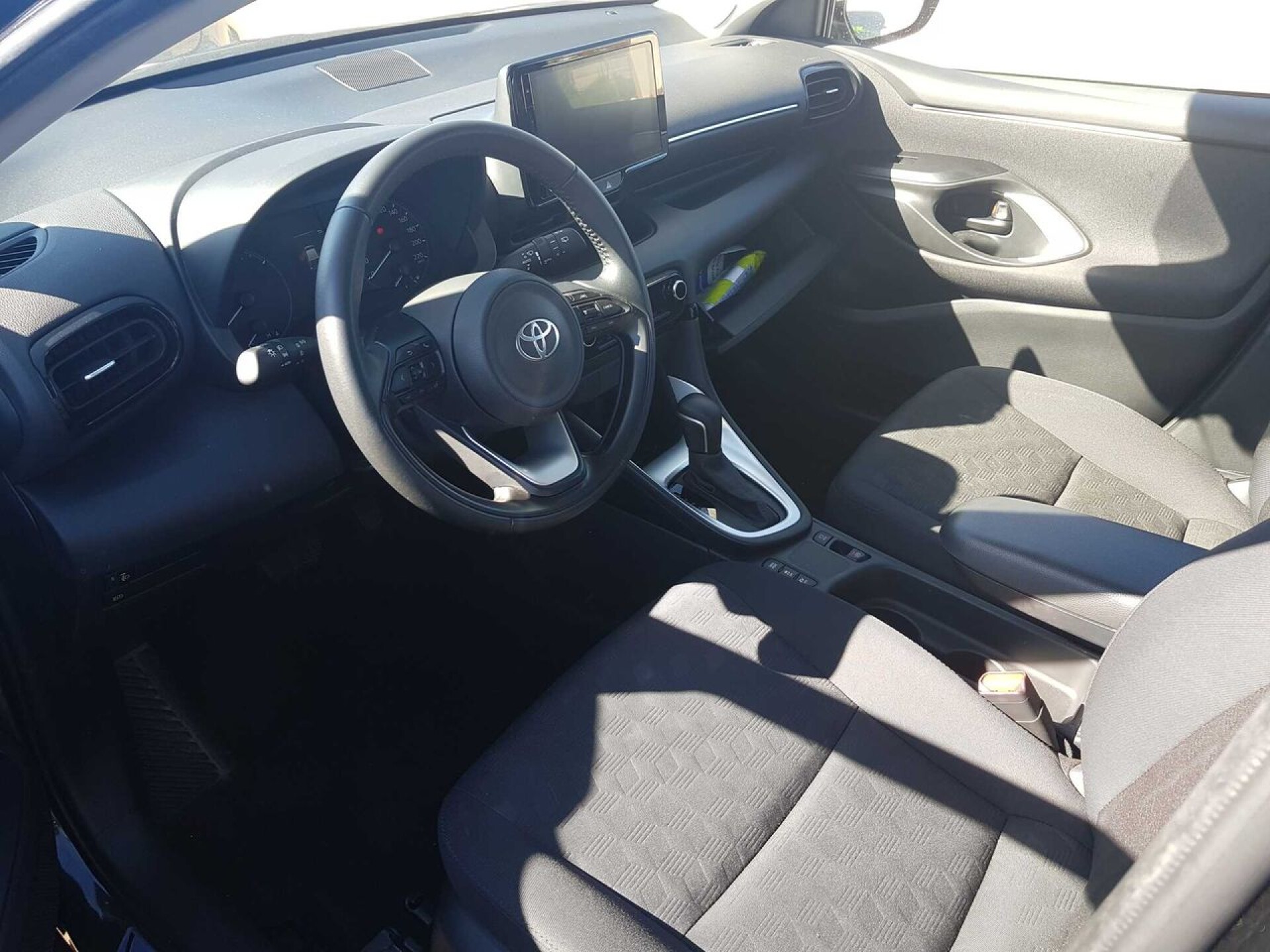 Foto 4 del anuncio Toyota Yaris 1.5 120H Active Plus  de Ocasión en Madrid