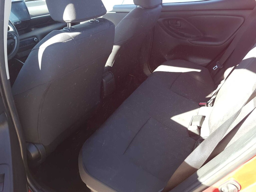 Foto 6 del anuncio Toyota Yaris 1.5 120H Active Plus  de Ocasión en Madrid