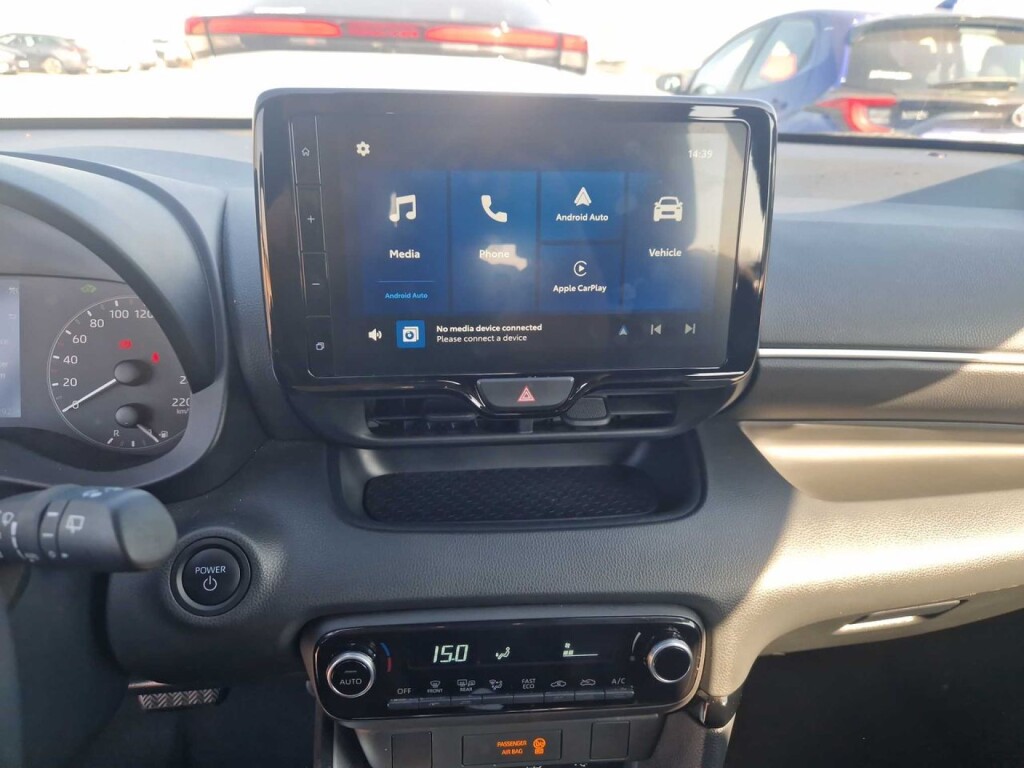 Foto 8 del anuncio Toyota Yaris 1.5 120H Active Plus  de Ocasión en Madrid