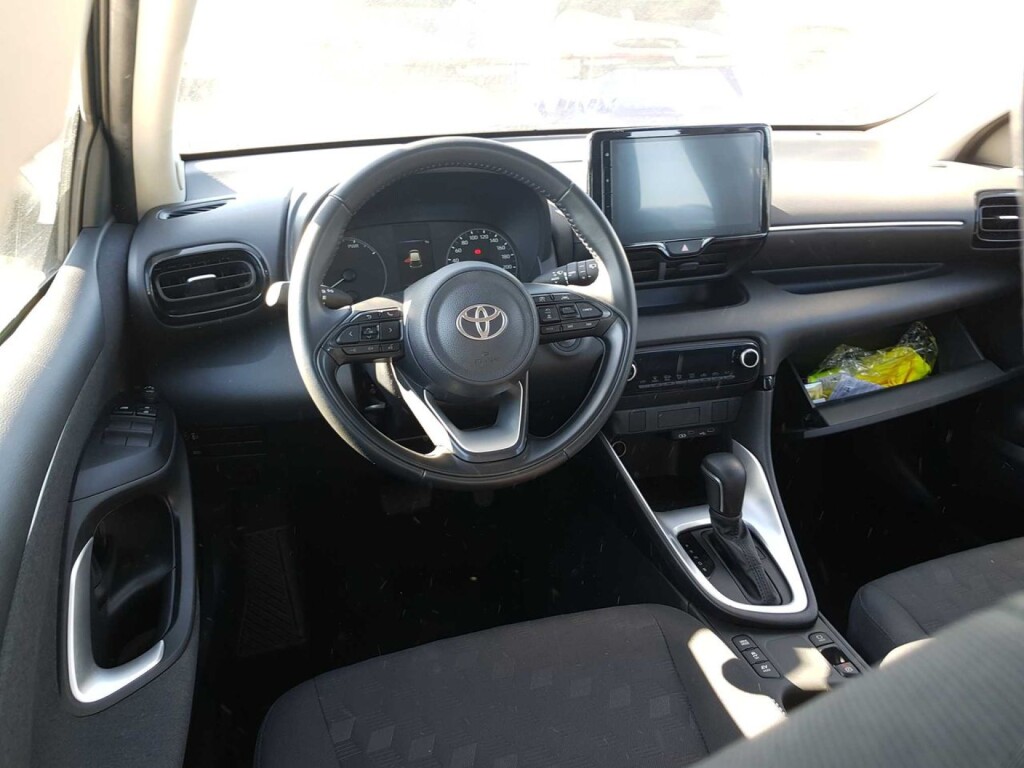 Foto 4 del anuncio Toyota Yaris 1.5 120H Active Plus  de Ocasión en Madrid