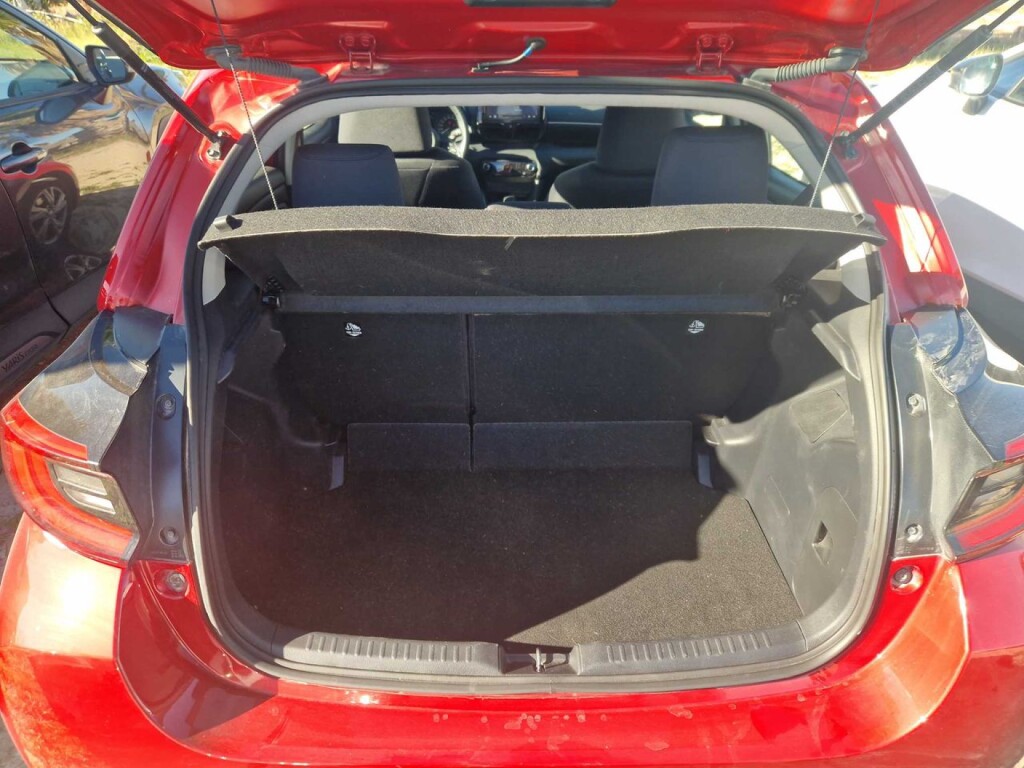 Foto 9 del anuncio Toyota Yaris 1.5 120H Active Plus  de Ocasión en Madrid