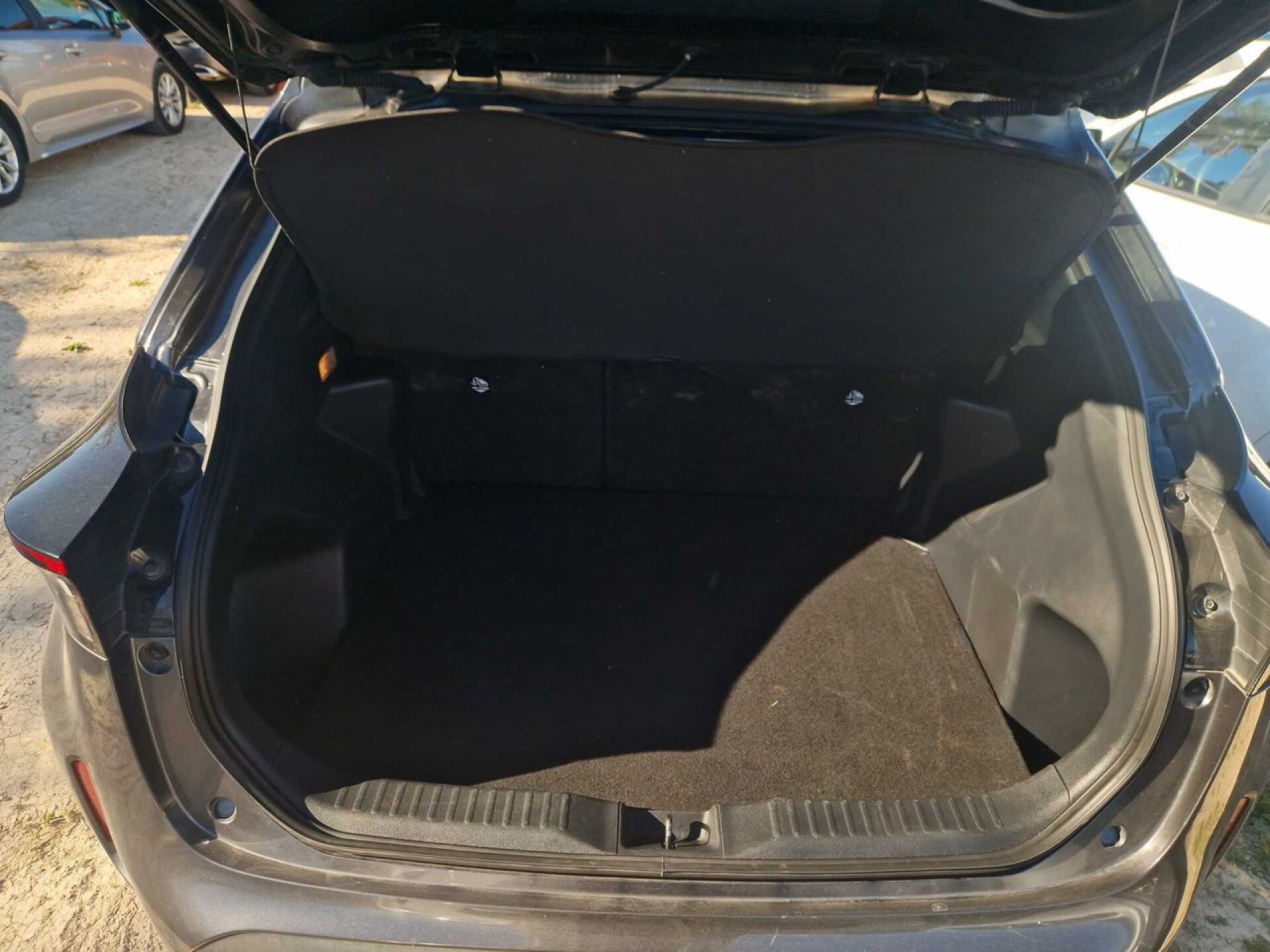 Foto 7 del anuncio Toyota Yaris Cross 1.5 120H Active Plus  de Ocasión en Madrid