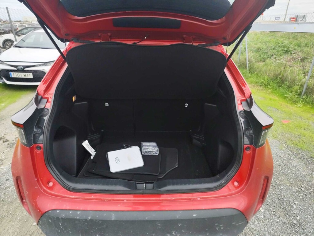 Foto 9 del anuncio Toyota Yaris Cross 1.5 120H Active Plus  de Ocasión en Madrid