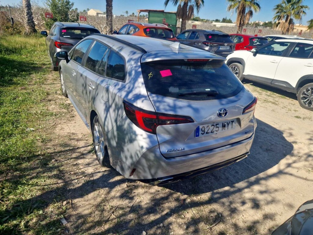 Foto 2 del anuncio Toyota Corolla 140H Active Plus Touring Sport  de Ocasión en Madrid