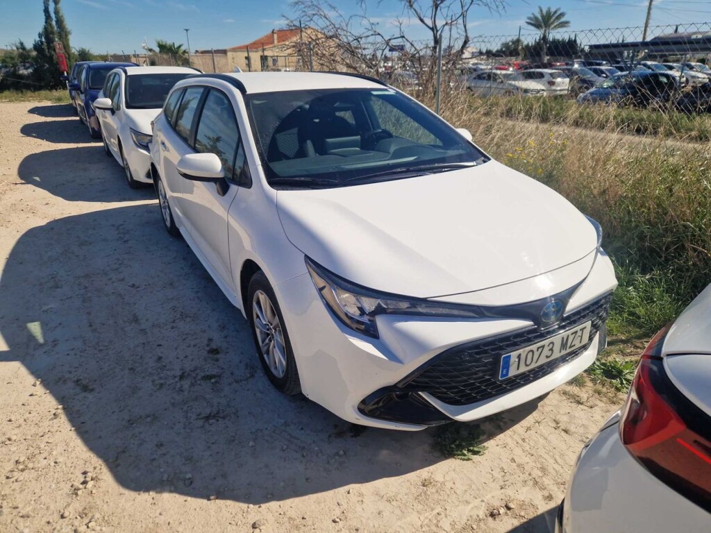 Foto 1 del anuncio Toyota Corolla 140H Active Plus Touring Sport  de Ocasión en Madrid