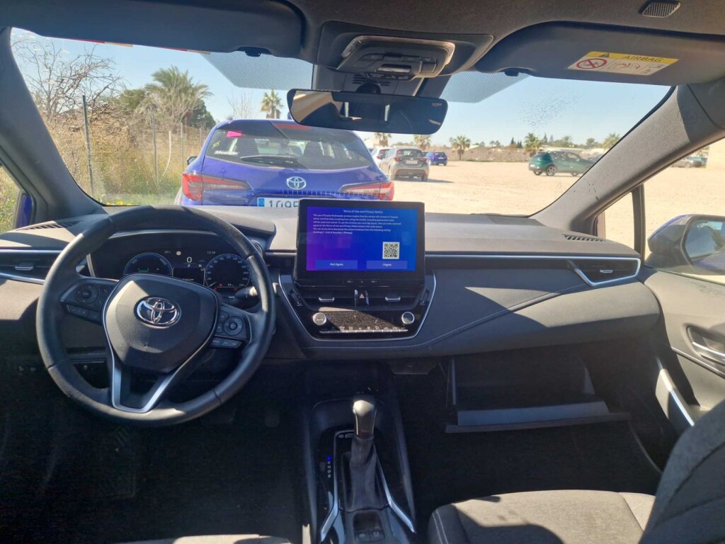 Foto 4 del anuncio Toyota Corolla 140H Active Plus Touring Sport  de Ocasión en Madrid